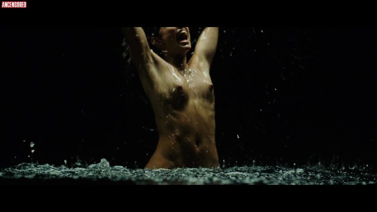 Ariadne Majievsk naked