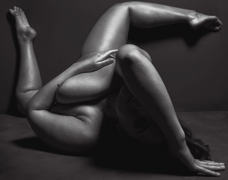 Ashley Graham Erotic photo shoot