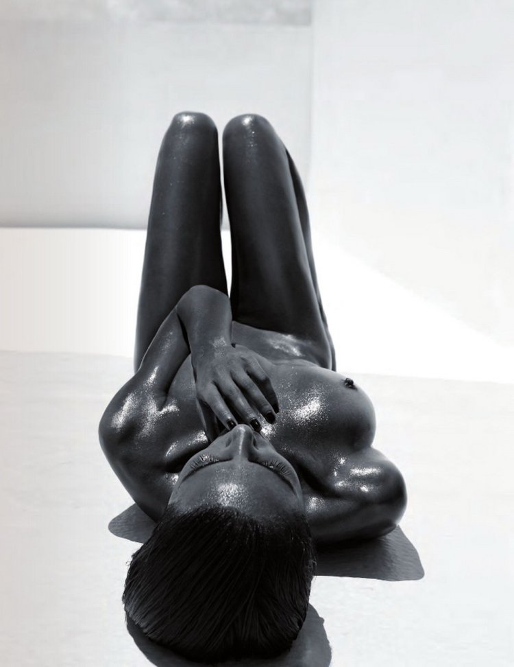 Catrinel Menghia naked