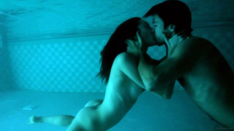 Naked Emmy Rossam in the series shameless