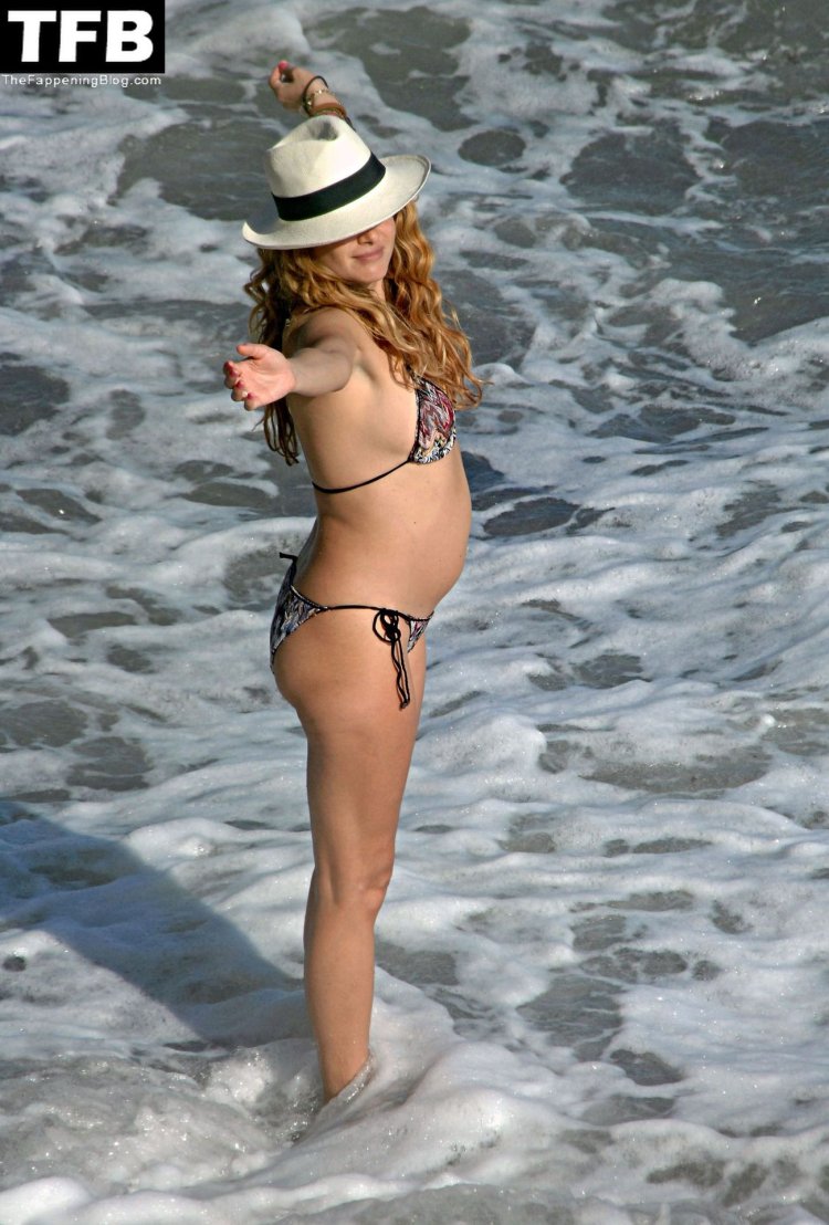 Sideboob amateur photos