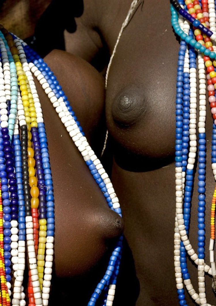 Beautiful naked African girls