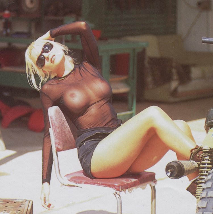 Danni Minogue (Danniy Minogue) Nude