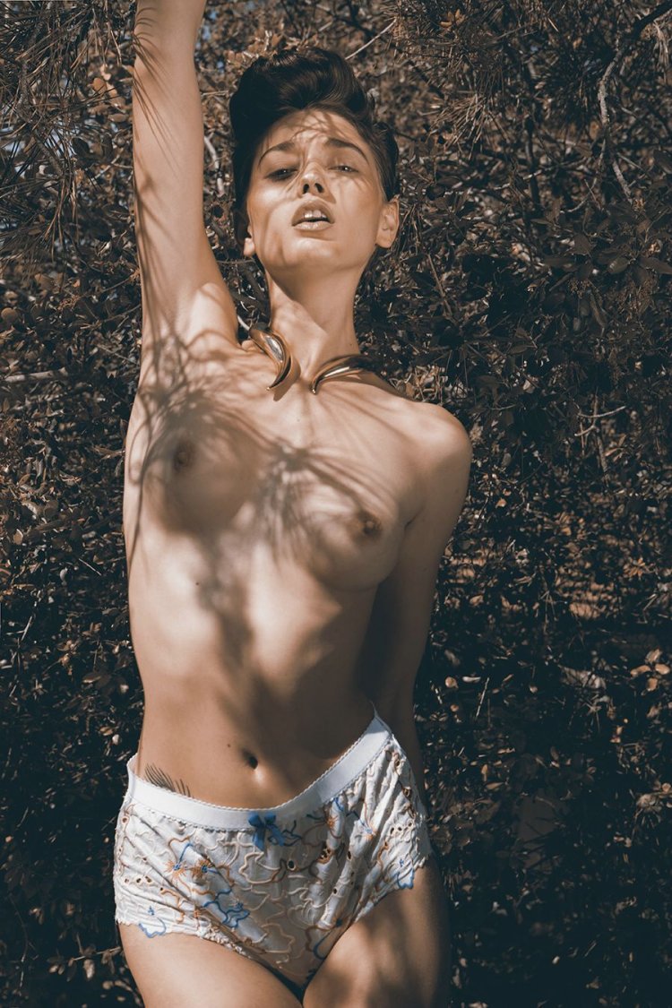 The cunning naked Zhuzhoka