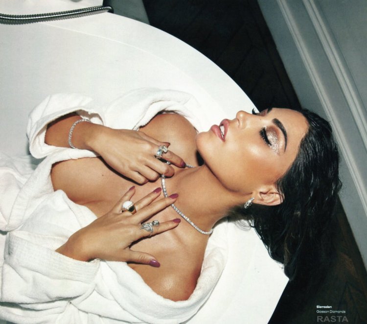 Gracialla Carwall naked