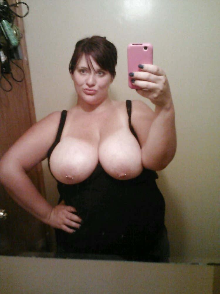 Big mature tits of selfie
