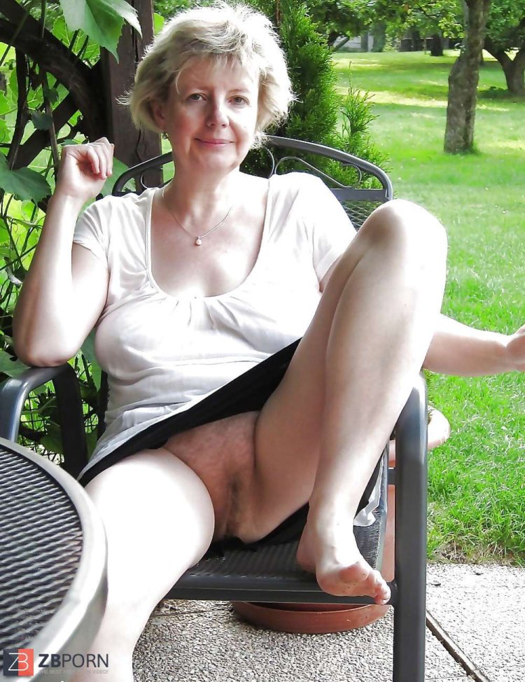 Под юбкой у зрелых турчанок