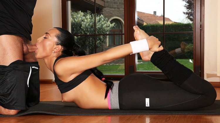 Girl in leggings fuck