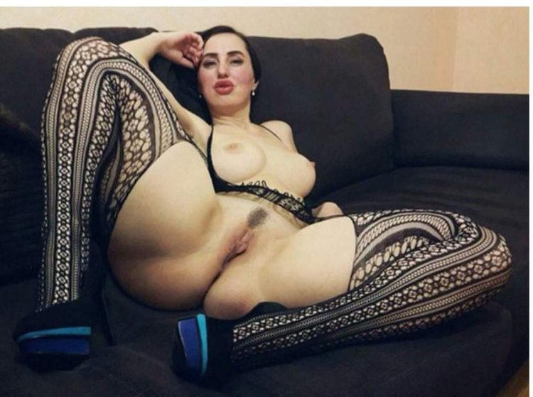 Fat women with wide hips