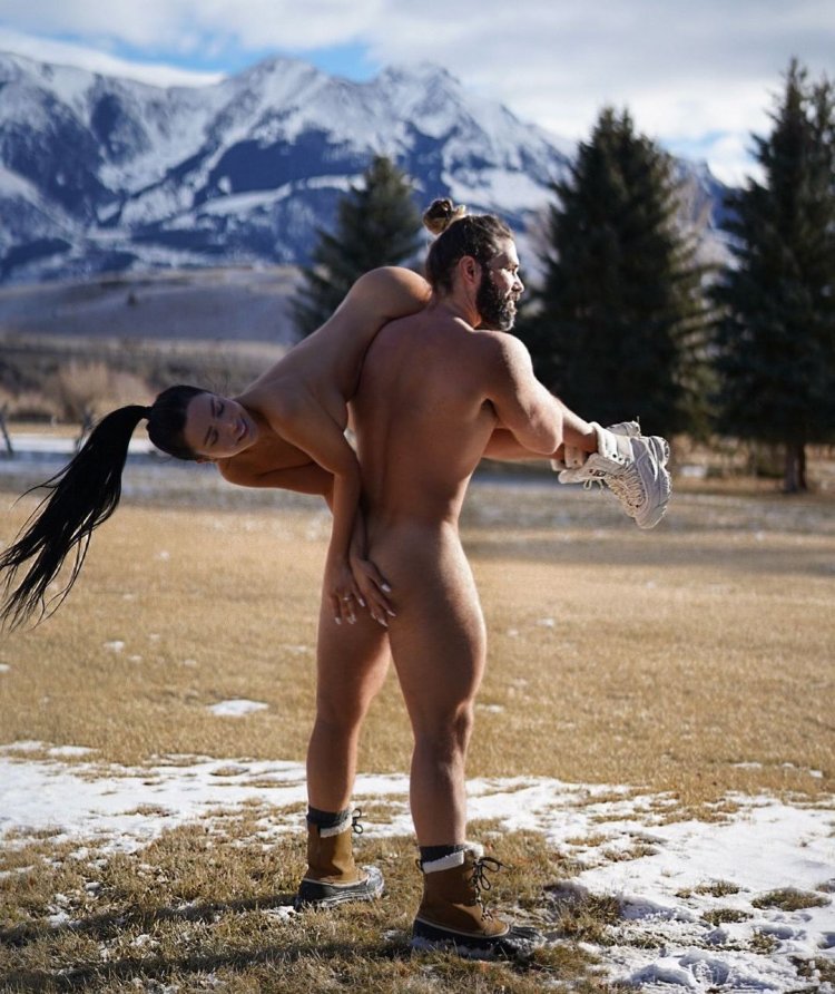 Ariana James photo naked