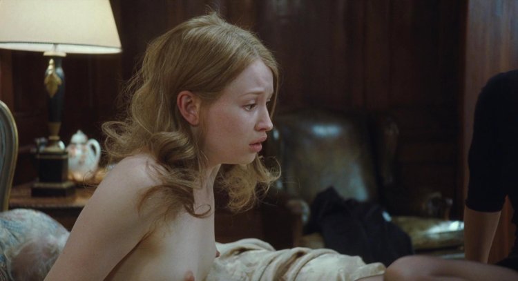 Emily Browning Sleeping Beauty 2011