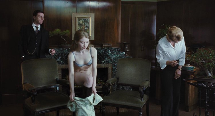 Emily Browning Nude Vagina