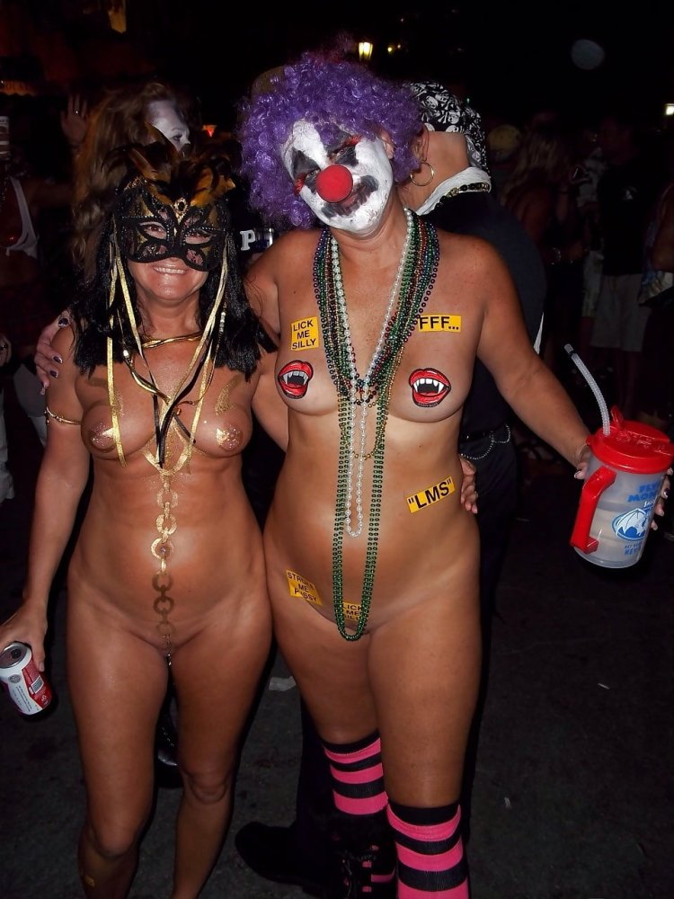 Fuck in carnival masks