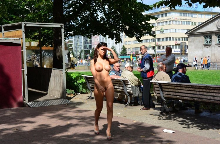 Undressed in the city center