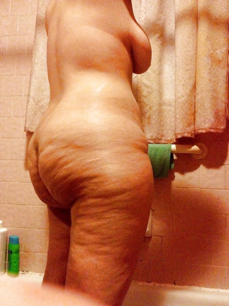 Fat naked women with cellulite
