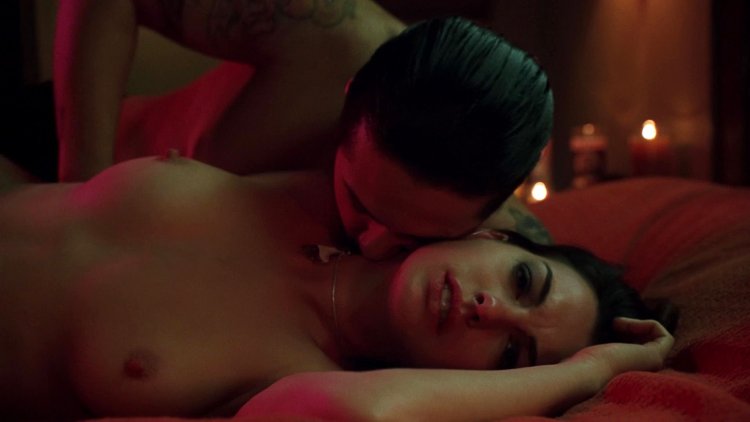 Anne Hathaway Naked in the film