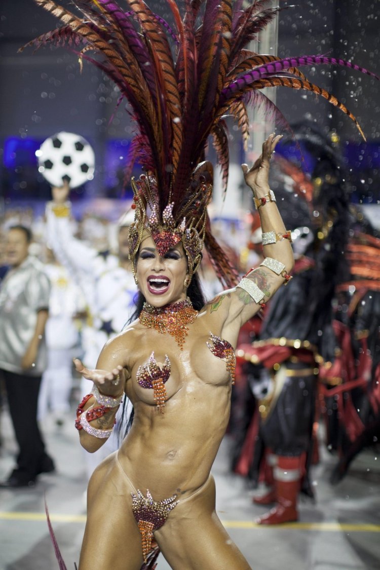 Carnival in rio de janeiro tits