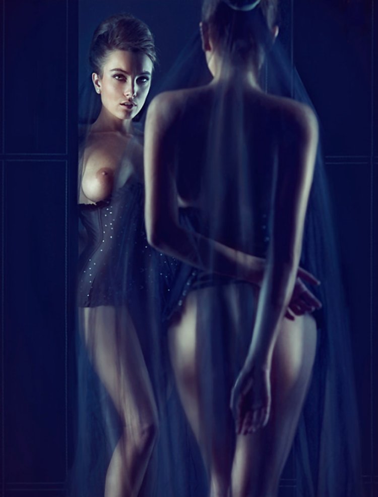 Naked girls at the mirror