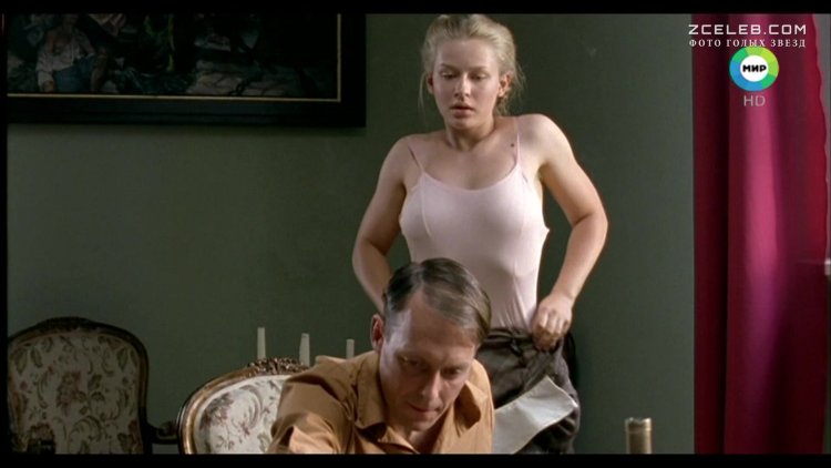 Julia Khlynina weekend 18 +