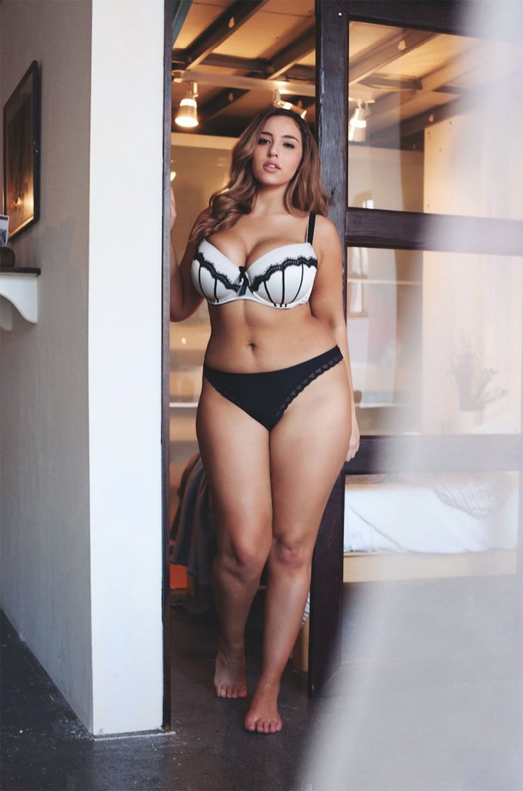 Model Plus Saise Jada Seser