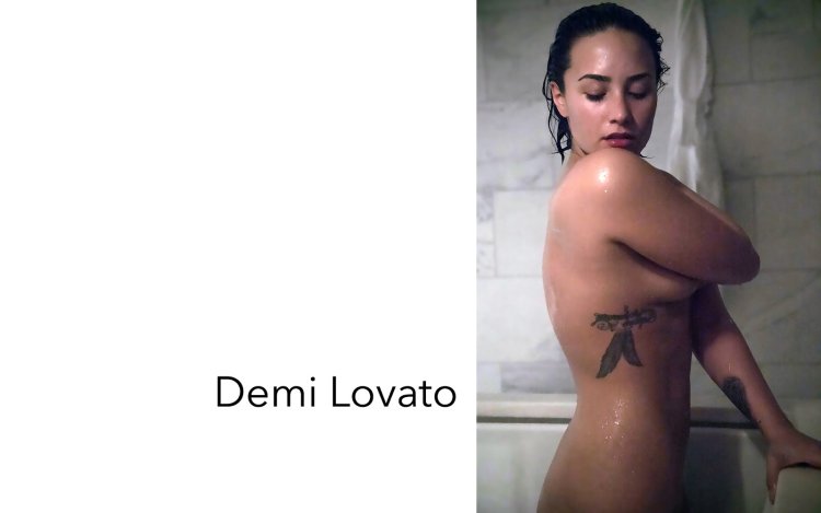 Demi lovato with big tits naked