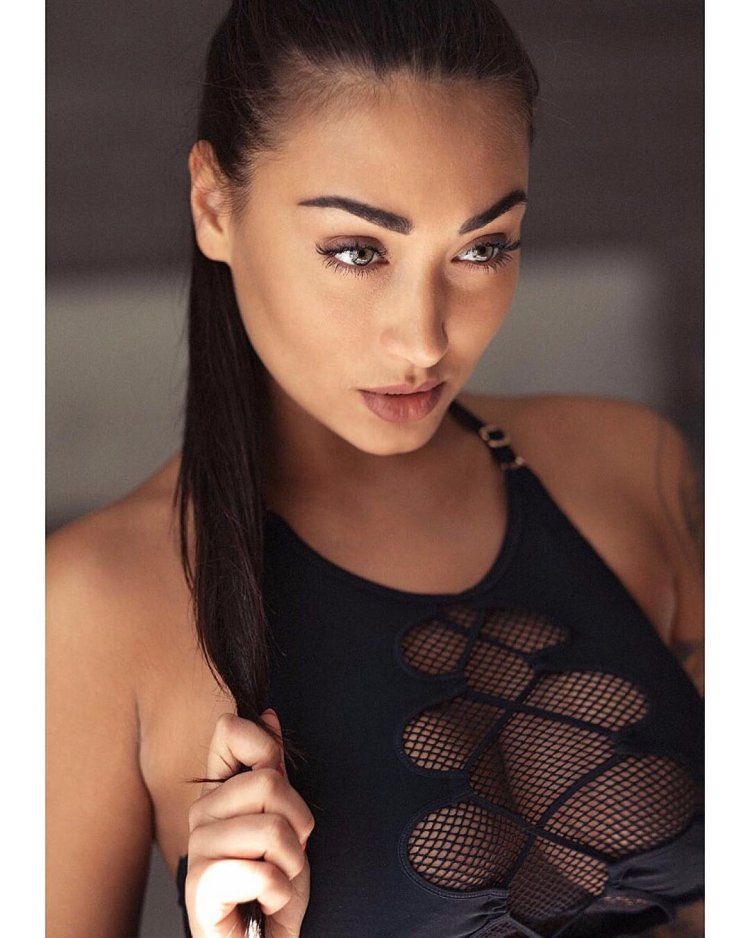 Model Diana Narbikova