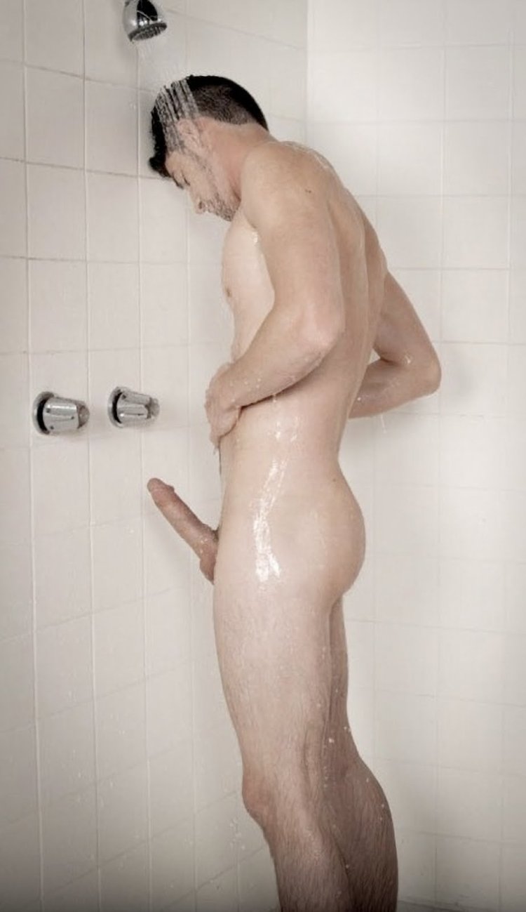 Hairy Nude Man Seduces Sexy Guy in Shower