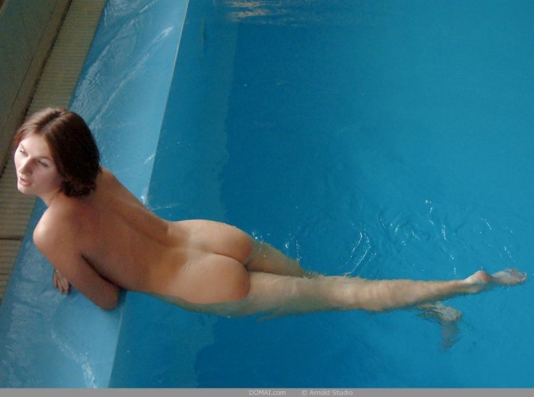 Naked girls in the pool private