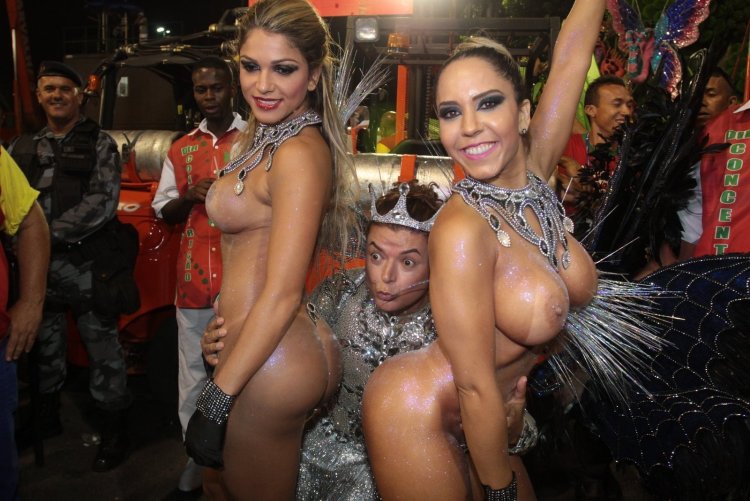 Big boobs on the carnival