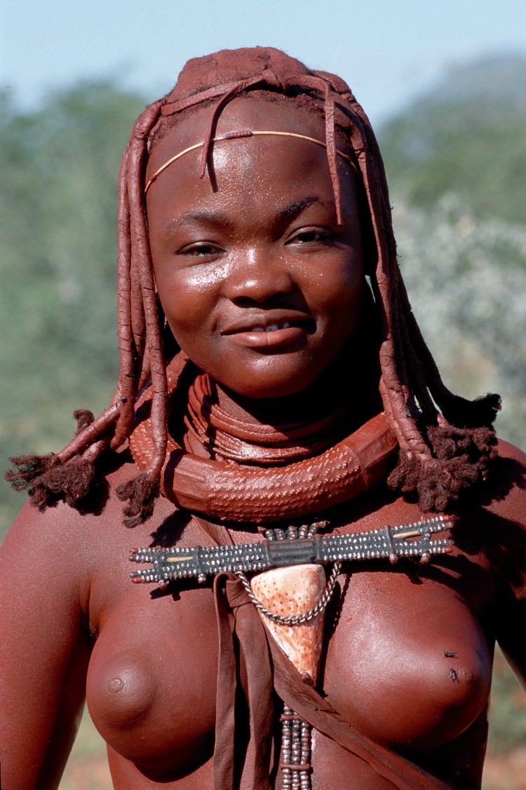 Naked women African