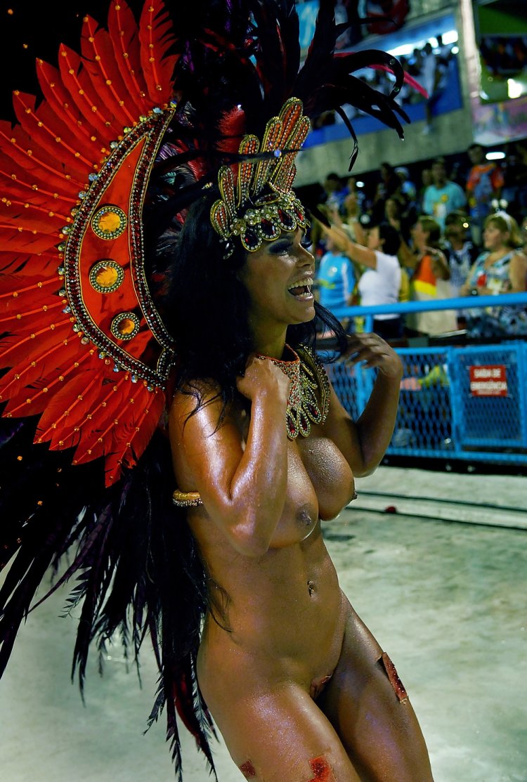 Carnival in Rio de Janeiro naked dancers