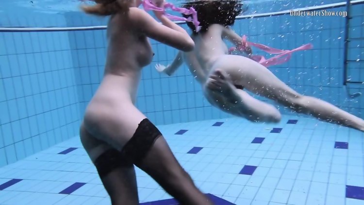 Brunette Wet Tease Pool Realtits Fruit (Porn