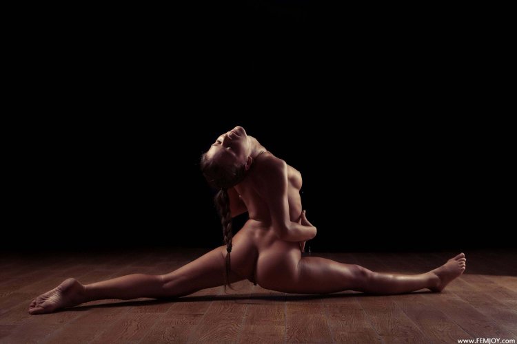 Flexible erotic girls