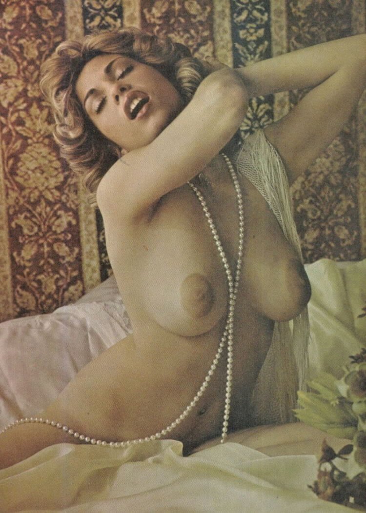 Vintage naked women