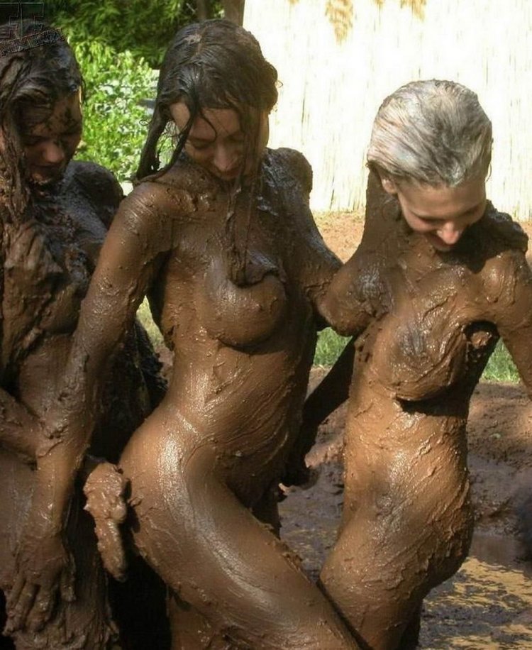 Mud Wet Fetish Nude Girl in Mud Covered Female in Mud