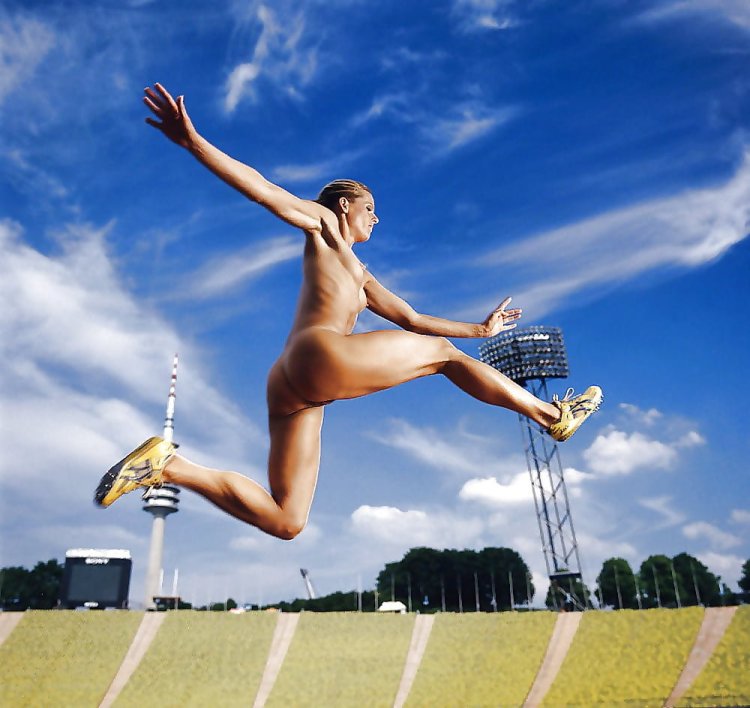 Girl nude on a tarzanka