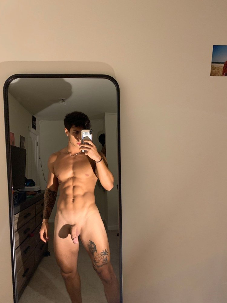 Photo naked Chris Diamond