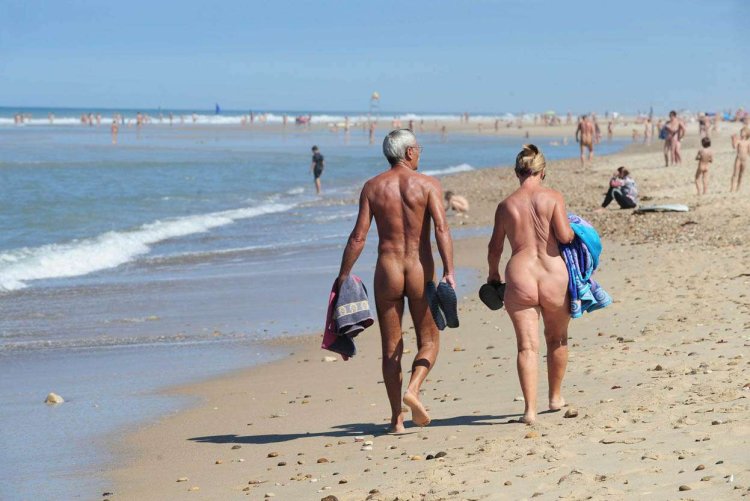 Nudian beach in France cap-dag