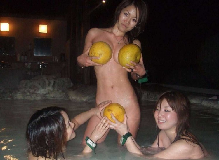 Funny jokes with naked women