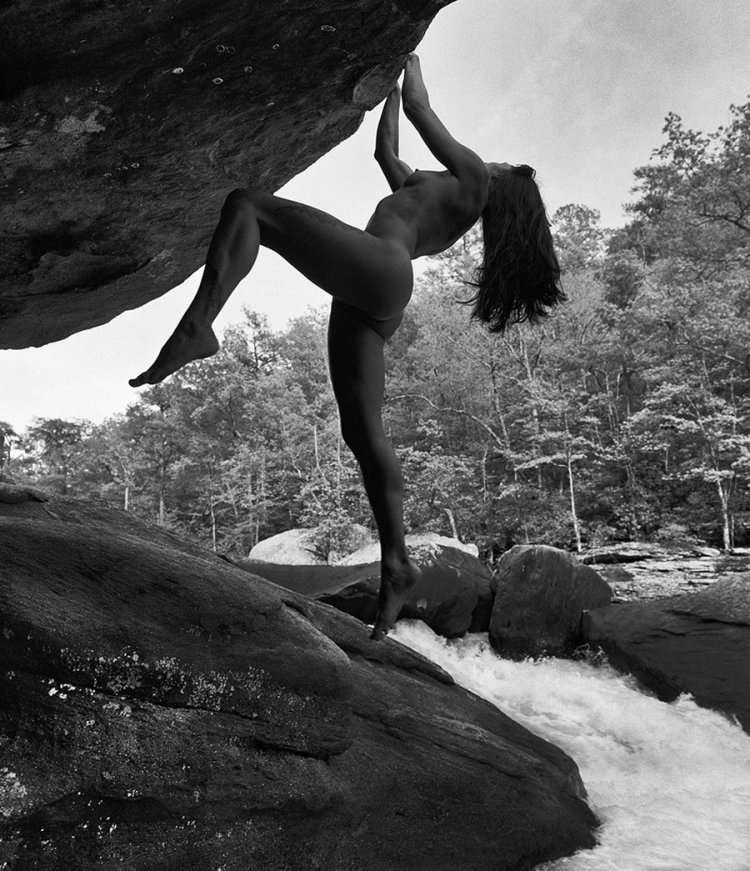 Erotic photo shoot in the mountains