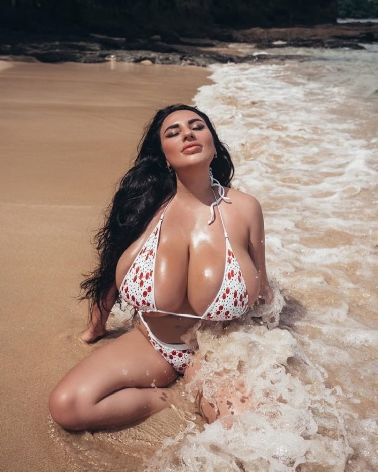 Model Anastasia Berthier XXX