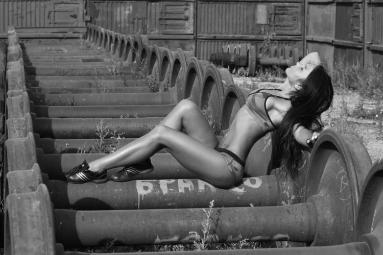 Rakel Welch sexy on the cross