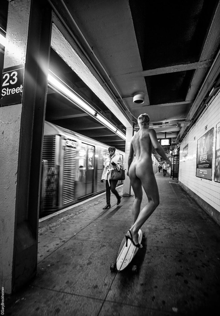 Marisa Papen Naked in the city