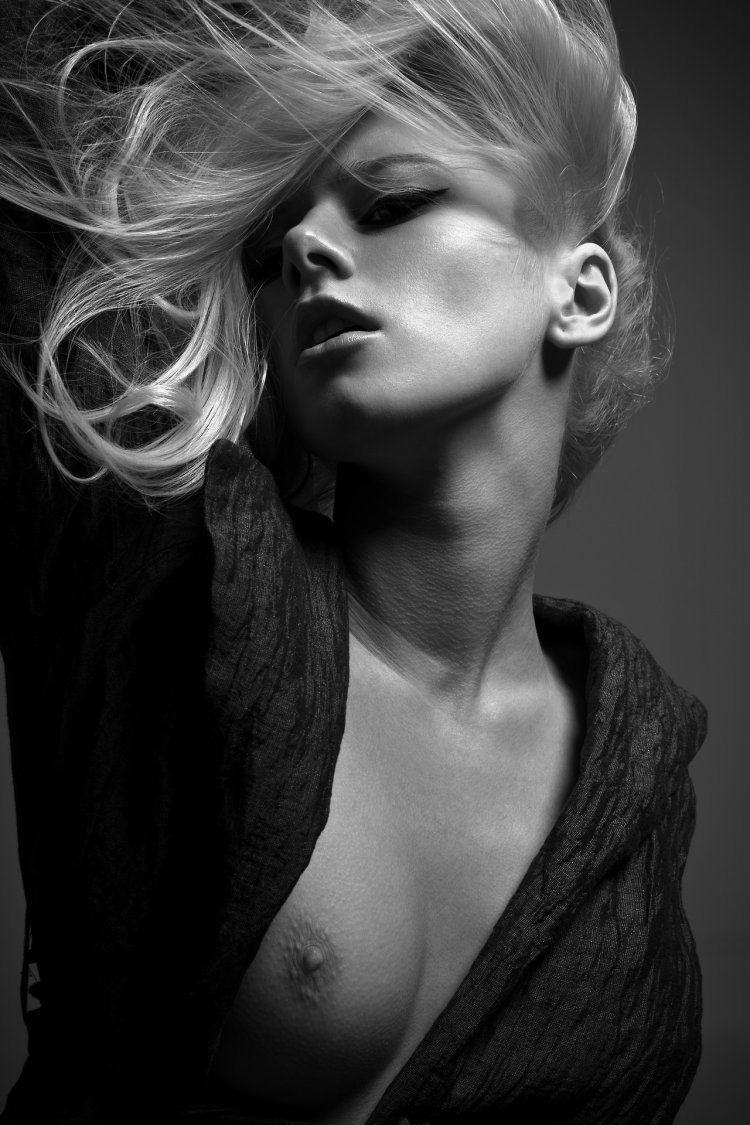 Naked Alena Savostikova