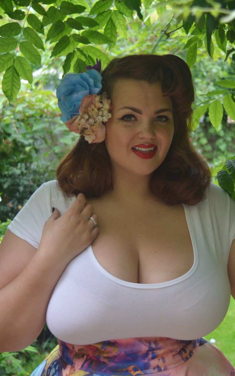 Huge boobs Georgina Gee