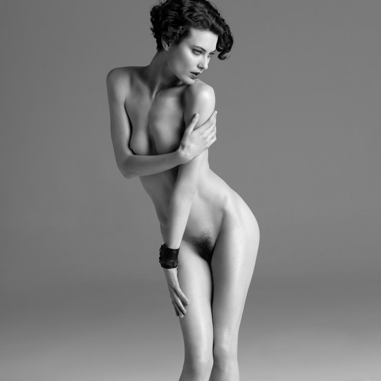 Shalom Harlow photo naked