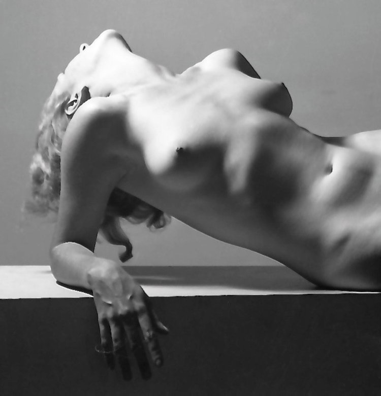 Shalom Harlow is hot