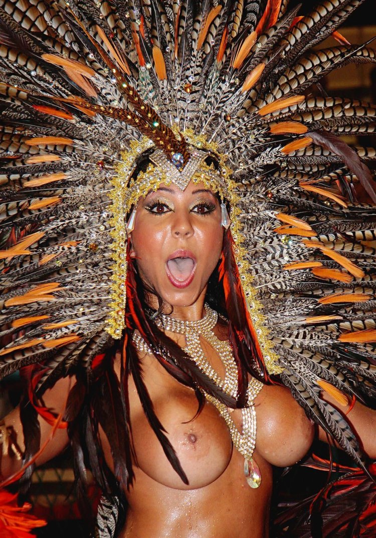 Carnival in Rio de Janeiro naked dancers