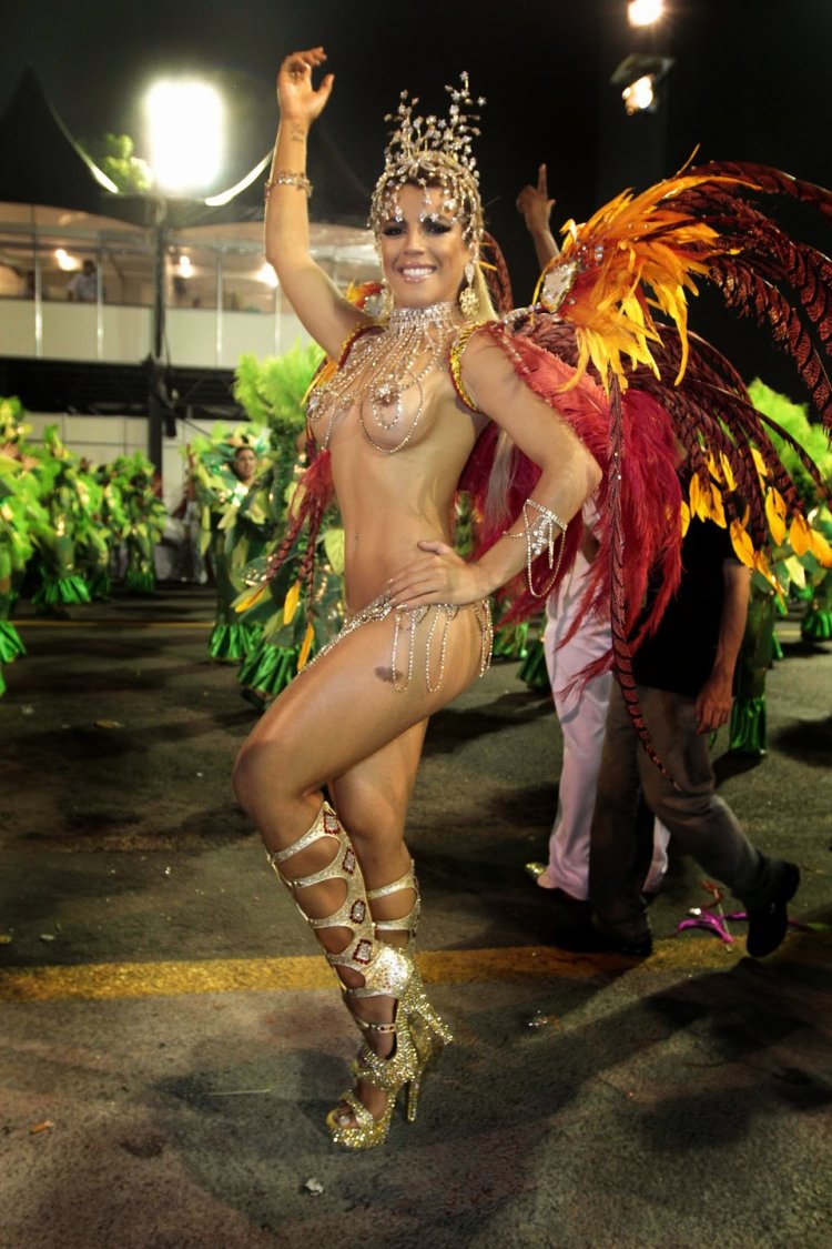 Rio Carnival (Rio Carnival) nude