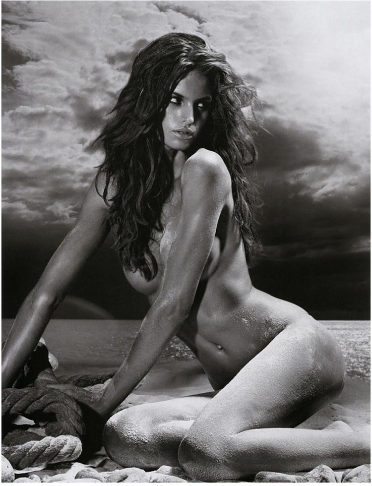 Alessandra Ambrosio +18